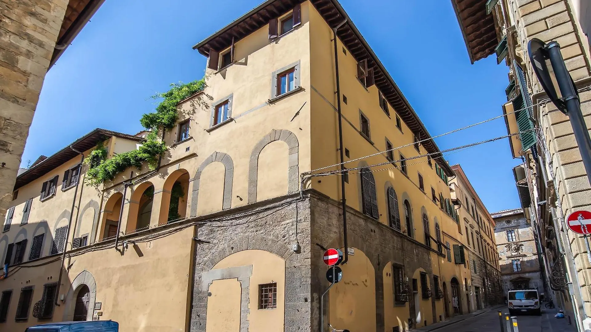 La Corte Dei Pandolfini Florence
